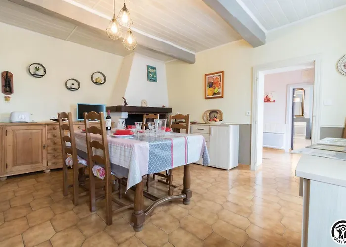 La Barrere Nyaraló *